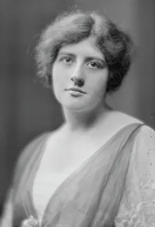V Neck Prints: Eitig, Mrs. portrait photograph, 1915 Oct. 23. Creator: Arnold Genthe