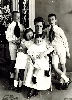 Bulla Gallery: Elena Ivanovna Nabokova with children Sergei, Olga, Elena and Vladimir
