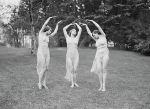 Duncan Elizabeth Prints: Elizabeth Duncan dancers, between 1916 and 1941. Creator: Arnold Genthe