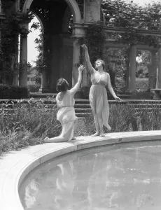 Duncan Elizabeth Prints: Elizabeth Duncan dancers, between 1916 and 1941. Creator: Arnold Genthe