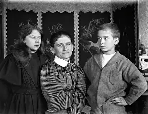 1899 Prints: Elizabeth Esplain L'Estrange & her children Mary Elizabeth ( Girlie ) L'Estrange & Frederick