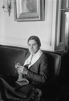Knitting Prints: Elizabeth Gutman, between c1915 and c1920. Creator: Bain News Service