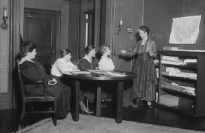 Learning Prints: Elizabeth R. Wylie & class, between c1915 and c1920
