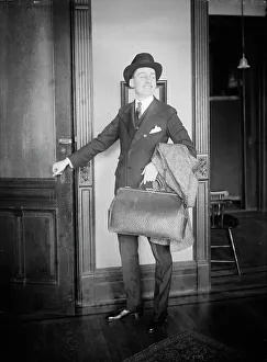 Bass Prints: Elliott Shaw, between c1915 and c1920. Creator: Bain News Service