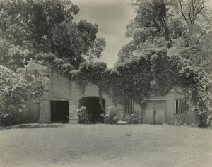 Garage Prints: Elmscourt, Natchez, Adams County, Mississippi, 1938. Creator: Frances Benjamin Johnston