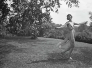 Elsie Dufour dancer, between 1918 and 1920. Creator: Arnold Genthe