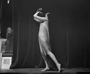 Dufour Elsie Prints: Elsie Dufour dancer, between 1918 and 1920. Creator: Arnold Genthe
