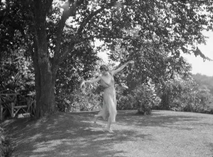 Elsie Dufour dancer, between 1918 and 1920. Creator: Arnold Genthe