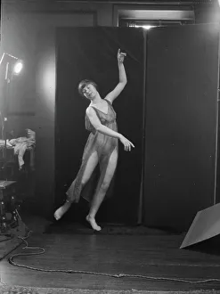 Stage Lighting Prints: Elsie Dufour dancer, between 1918 and 1920? Creator: Arnold Genthe