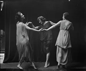Elsie Dufour dancers, between 1918 and 1920. Creator: Arnold Genthe