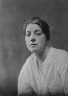 Elsinger, Miss, portrait photograph, 1917 Feb. 7. Creator: Arnold Genthe