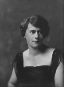 Emerson, L. Mrs. portrait photograph, 1917 May 16. Creator: Arnold Genthe