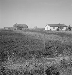 The Emmett Smith house, one of the best of the flat, Dead Ox Flat, Malheur County, Oregon, 1939