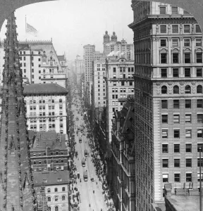 Images Dated 26th January 2008: From the Empire building past Trinity Church up Broadway, 1902. Artist: Underwood & Underwood
