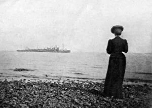 Princess Dagmar Of Denmark Gallery: The Empress Maria Feodorovna looking at a Danish naval vessel off Hvidovre, Denmark