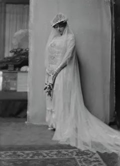 Wedding Day Prints: Endicott, George, Mrs. portrait photograph, 1916 Jan. 24. Creator: Arnold Genthe