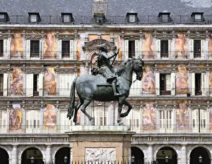 King Of Spain Gallery: Equestrian statue of King Philip III, Plaza Mayor, Madrid, Spain