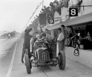 Mays Gallery: ERA R4C of Raymond Mays refuelling in the pits, JCC International Trophy, Brooklands, Surrey, 1937