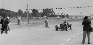 Mays Gallery: ERA R4C of Raymond Mays winning the JCC International Trophy, Brooklands, Surrey, 1937