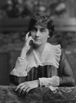 Erskine, Mrs. portrait photograph, 1917 Mar. 10. Creator: Arnold Genthe