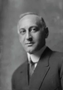 Esberg, Mr. or Mr. Melton, portrait photograph, 1915 Jan. Creator: Arnold Genthe