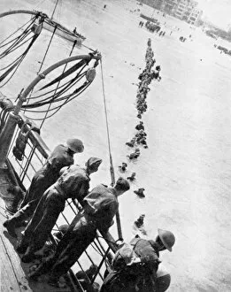 Troop Gallery: Evacuation of British troops from Dunkirk, 27 May - 3 June 1940
