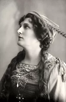 Evelyn Millard (1869-1941), English actress, early 20th century.Artist: Foulsham and Banfield