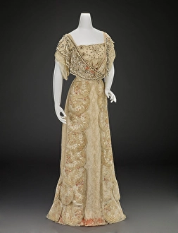 Evening Wear Prints: Evening Dress, 1905-1908. Creator: Girolamo Giuseffi