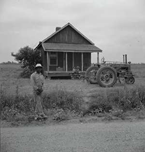 Tractor Prints: This ex-tenant still lives on the plantation