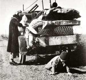 Natural Disaster Gallery: Example of the way that Okies travelled west, 1937