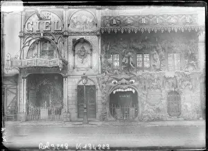 Facade of the cabarets "Le Ciel" and "L'Enfer", Boulevard de Clichy, 1909