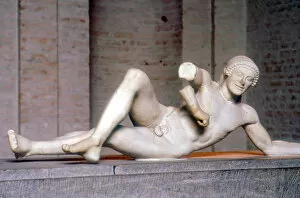 Images Dated 1st August 2005: Fallen warrior from the West Pediment of the Temple of Aphaia, Aegina, Greece, c500 480 BC