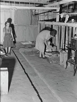 Cardboard Box Prints: Family of migratory cotton pickers