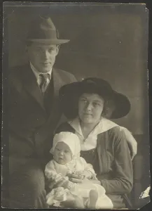 Pictorialism Prints: Family Portrait, 1907-1943. Creator: Louis Fleckenstein