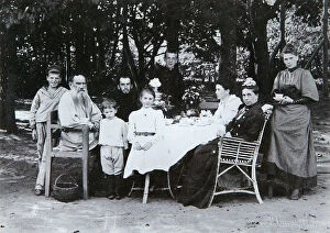 Leo Tolstoy Gallery: The family of Russian author Leo Tolstoy, late 19th or early 20th century