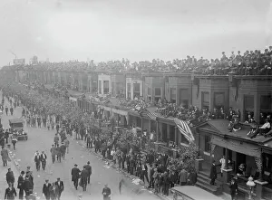 Excitement Prints: Fans on buildings outside Shibe Park