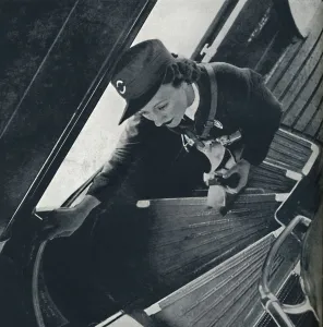 Hm Stationery Office Gallery: Fares please, 1941. Artist: Cecil Beaton