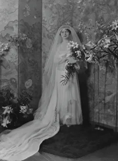 Wedding Day Prints: Fargo, Clara, Miss, portrait photograph, 1915 Jan. 15. Creator: Arnold Genthe
