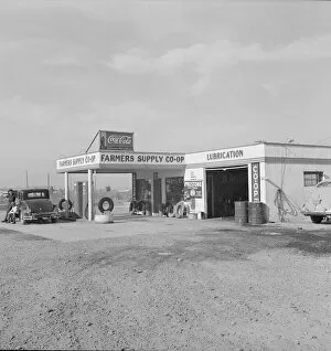 Wayside Gallery: Farmers supply co-op established in 1936, Nyssa, Malheur County, Oregon, 1939