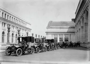 Taxi Driver Prints: Federal Taxicab - Cabs at Union Station