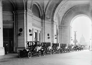 Taxi Driver Prints: Federal Taxicab - Cabs at Union Station