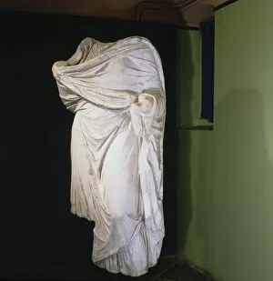Basque Country Gallery: Female statue in white marble from Pamplona