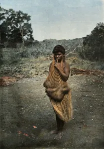 Femme Australienne Portant Son Enfant, (Australian Woman Carrying her Child), 1900 Femme Australienne Portant Son Enfant, (Australian Woman Carrying her Child), 1900