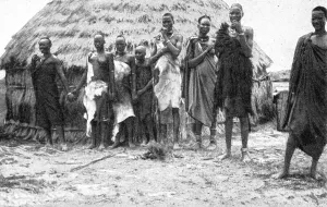 East African Prints: Femmes Chillouks; Le Nord-Est Africain, 1914. Creator: Unknown