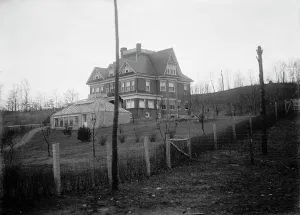 Massacre Prints: Feud - Scenes in Virginia Mountain Town at Trial After Feud