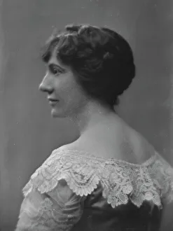 Fiefield, S. Mrs. portrait photograph, 1916. Creator: Arnold Genthe