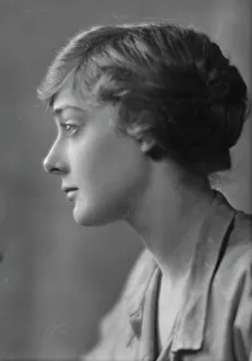 Findlay, Ruth, Miss, portrait photograph, 1915 Jan. 22. Creator: Arnold Genthe