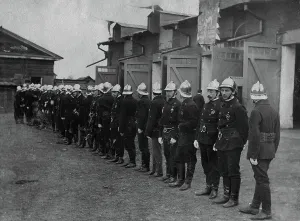 Firefighting Prints: The fire brigade of the voluntary fire society near its building on Arsenalnaya Street