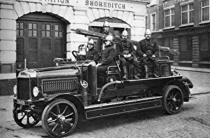 Fire Station Prints: A fire engine, Shoreditch, London, 1926-1927. Artist: Brightman