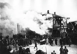Vonago Li Prints: Fire at the Golden Anchor Hotel in Krasnoyarsk, 1908. Creator: LI Vonago